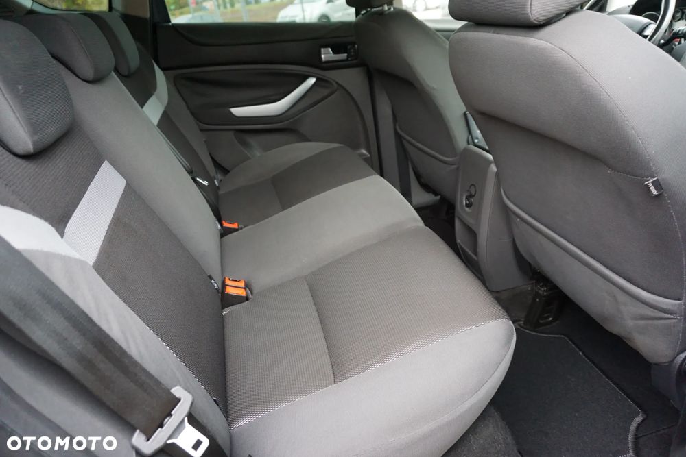 Ford Kuga 2.0 TDCi 2x4 Trend - 14
