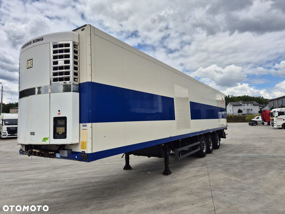 Schmitz Cargobull SKO 24 / THERMO KING / PODNOSZONA OŚ / SKRĘTNA OŚ / PRZEGRODA - 6