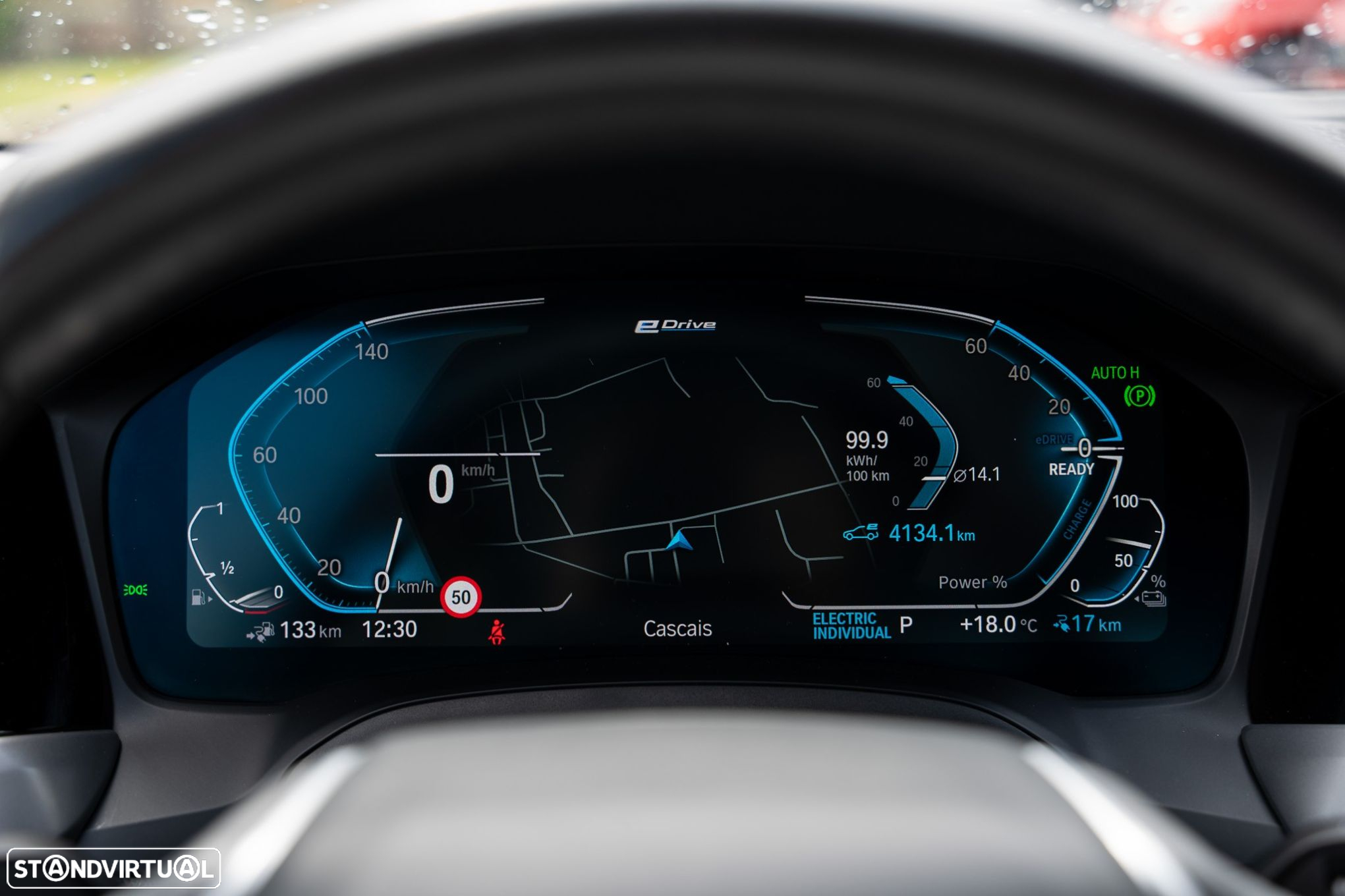 BMW 330 e iPerformance - 11