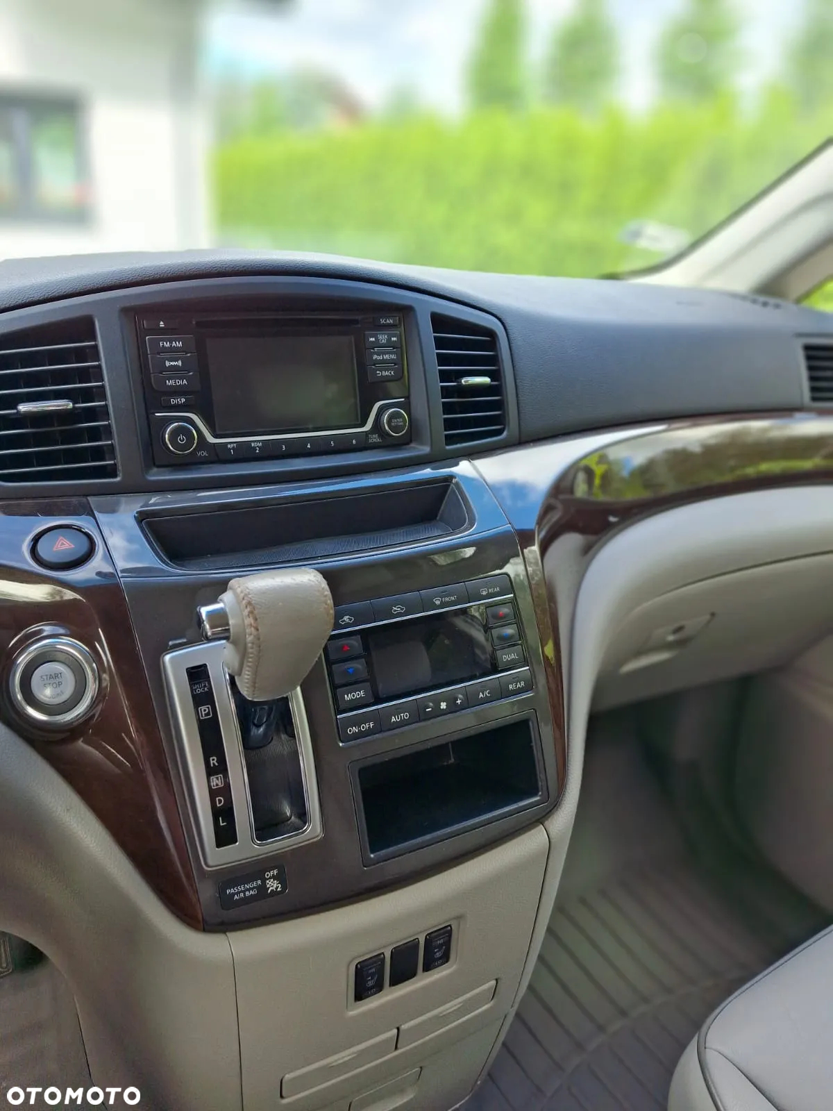 Nissan Quest - 9