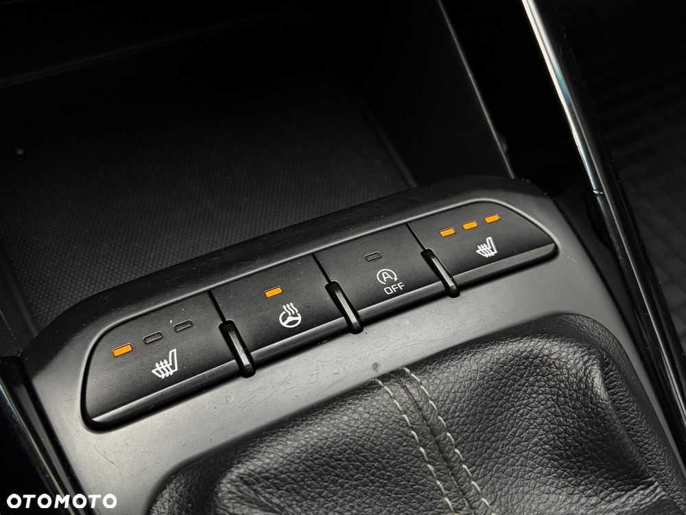 Kia Stonic 1.6 CRDi Platinum Edition - 11