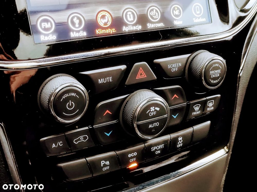 Jeep Grand Cherokee - 15