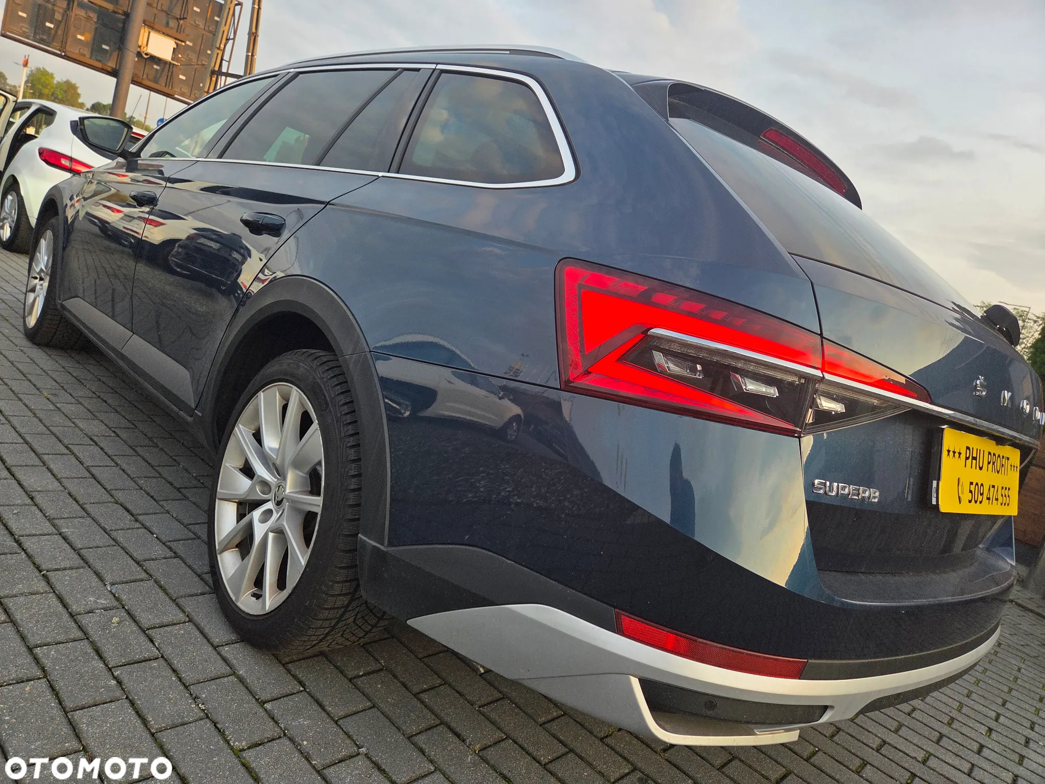 Skoda Superb 2.0 TDI SCR 4x4 Scout DSG - 10