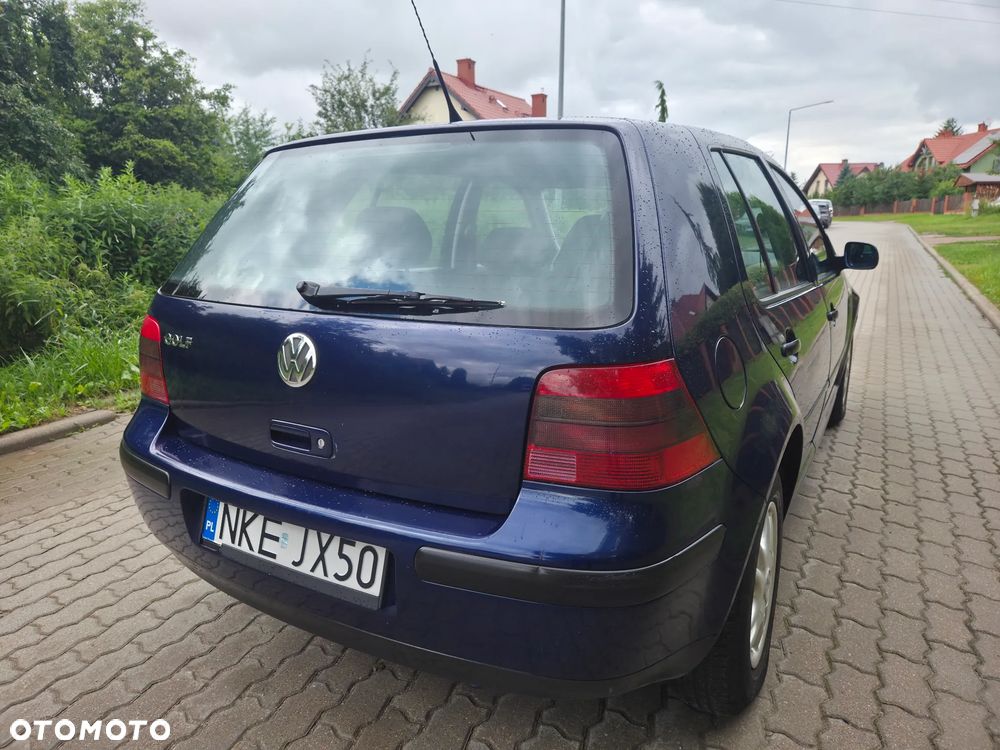 Volkswagen Golf - 6