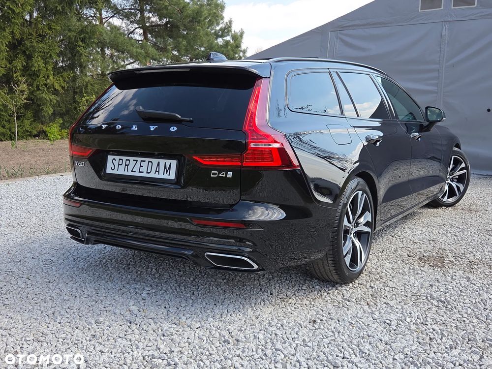 Volvo V60 D4 Geartronic R-Design - 3