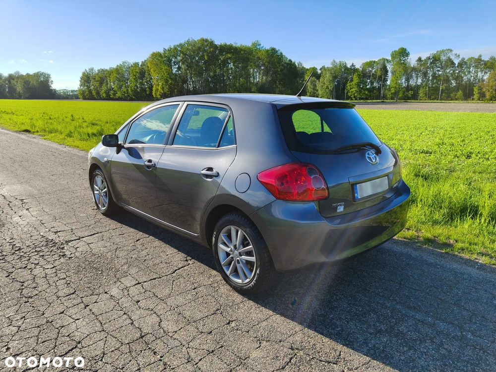 Toyota Auris 1.6 Luna - 4