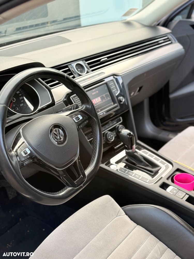 Volkswagen Passat Variant 2.0 TDI DSG 4Motion Highline - 11
