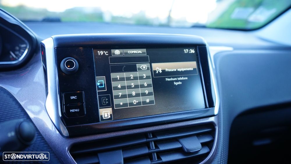 Peugeot 2008 1.2 PureTech Style - 23