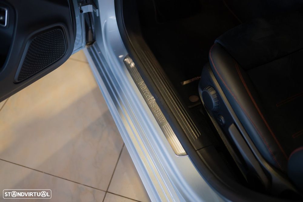 Mercedes-Benz A 250 e 8G-DCT AMG Line - 23