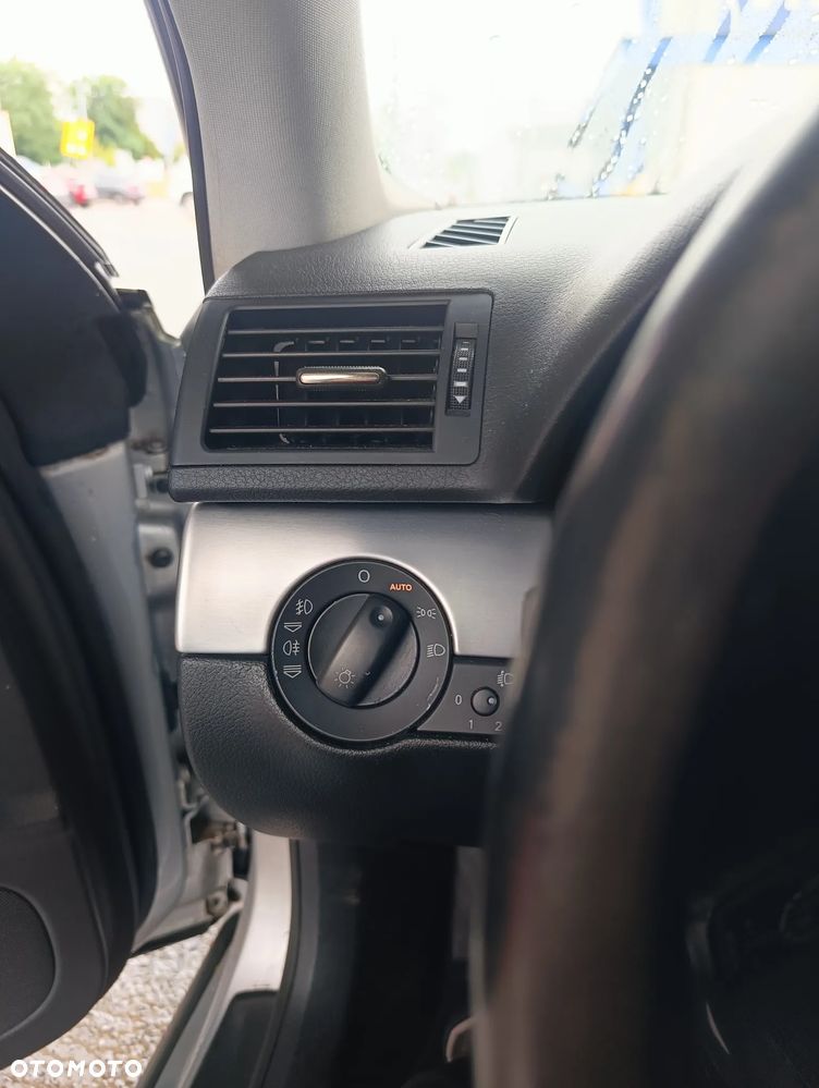 Audi A4 Limousine - 10