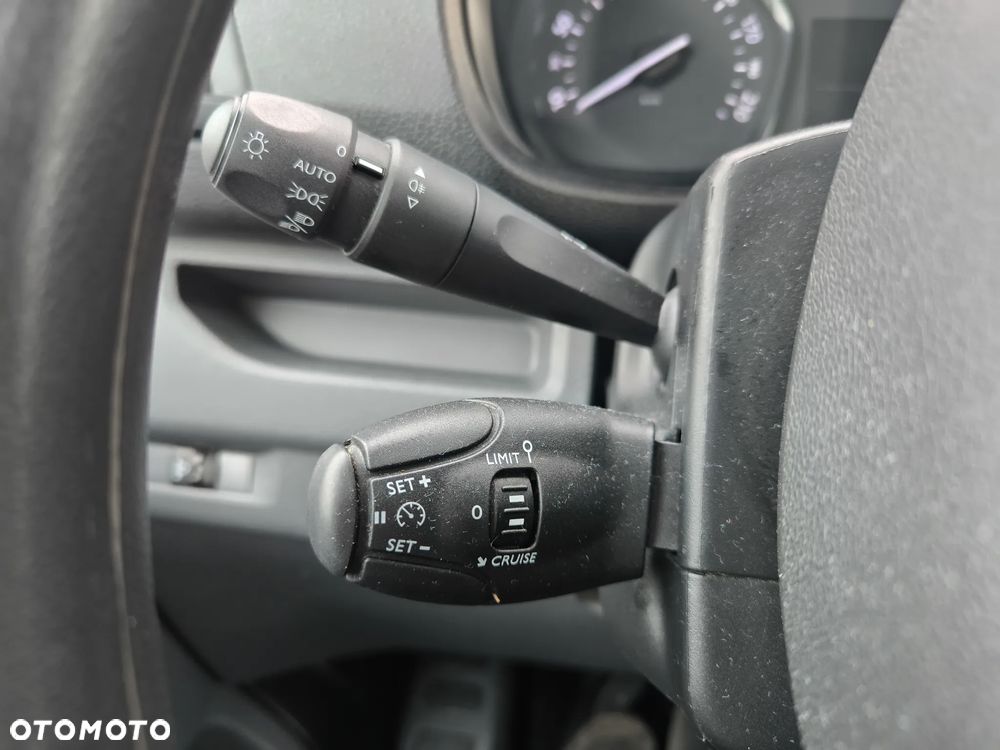 Opel Vivaro - 22