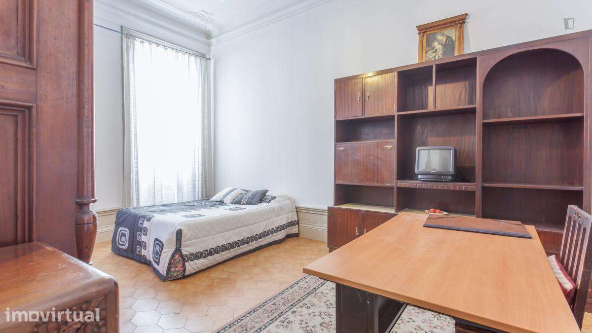 Quarto - localizado em Paranhos Porto - Grande imagem: 3/27