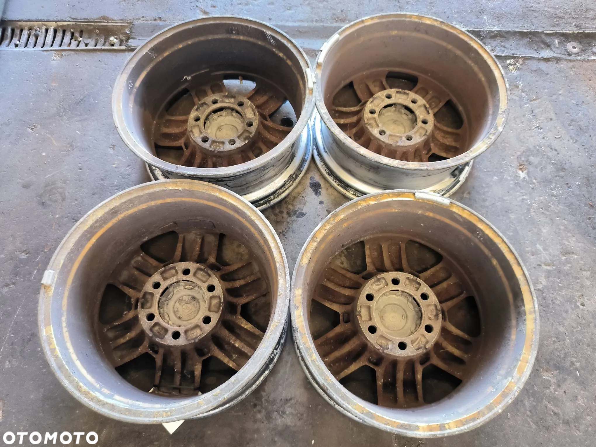 Felgi aluminiowe R17 6x139.70 Kita Toyota FJ cruiser 4.0 V6 2007 - 4