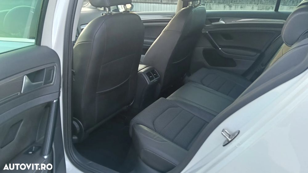 Volkswagen Golf - 14