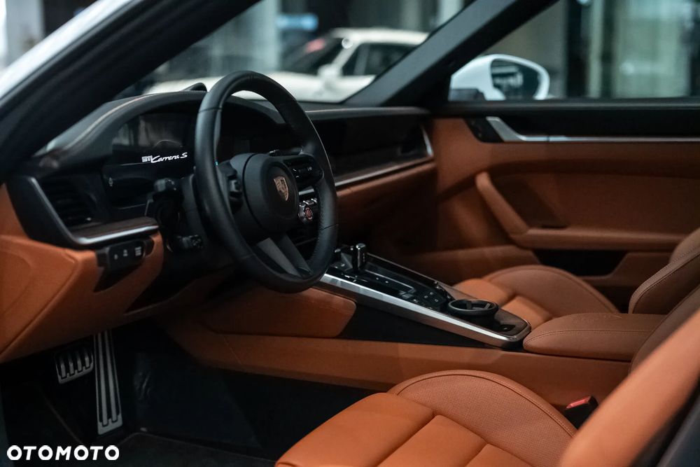 Porsche 911 Carrera S - 21