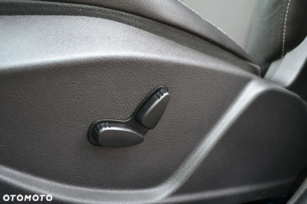 Ford Focus 1.6 Edition - 23