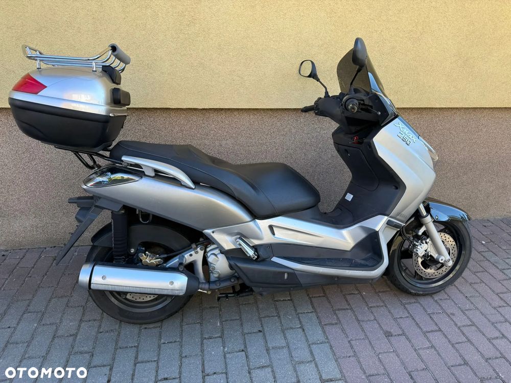 Yamaha X-max - 31