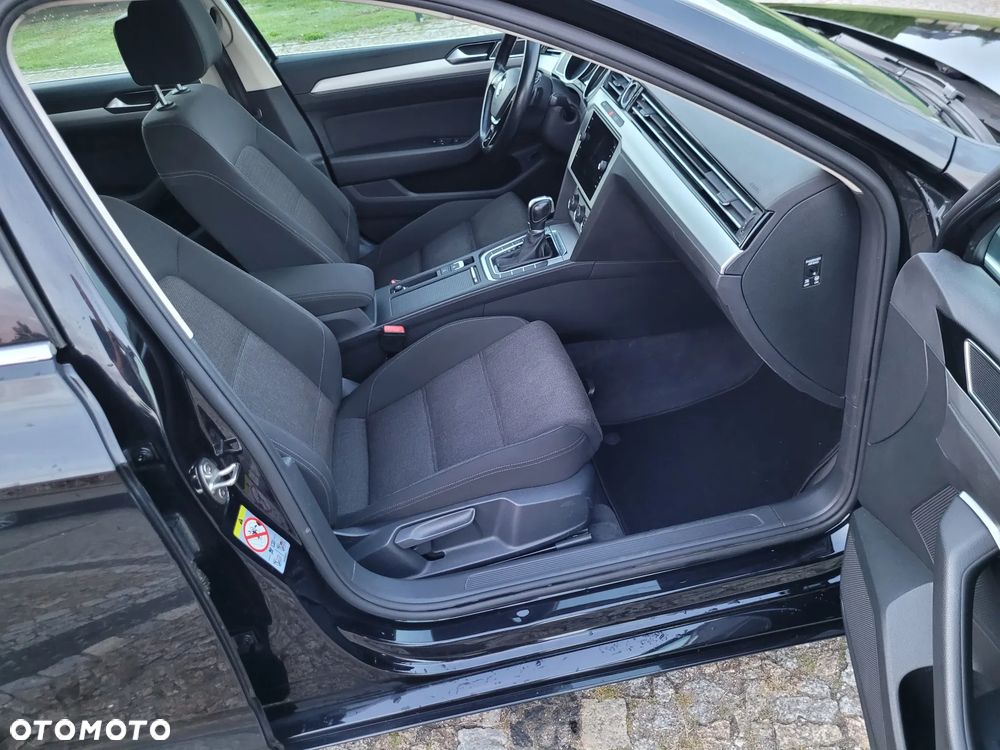 Volkswagen Passat 2.0 TDI SCR DSG Comfortline - 10