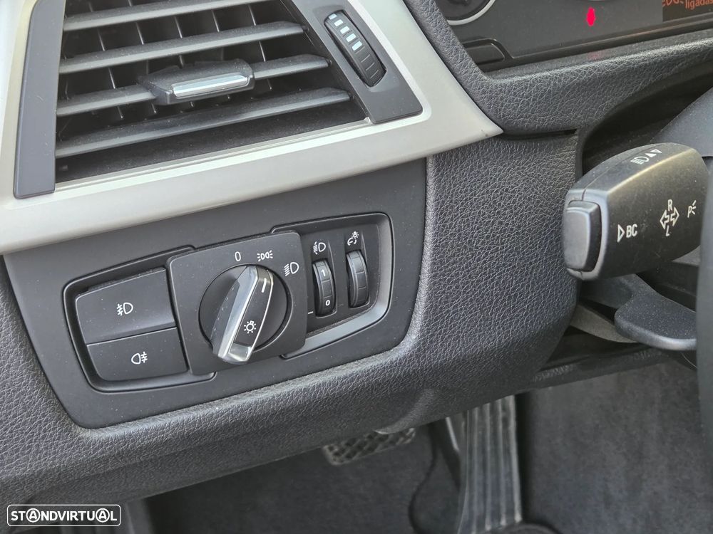 BMW 318 d Aut. Sport Line - 8