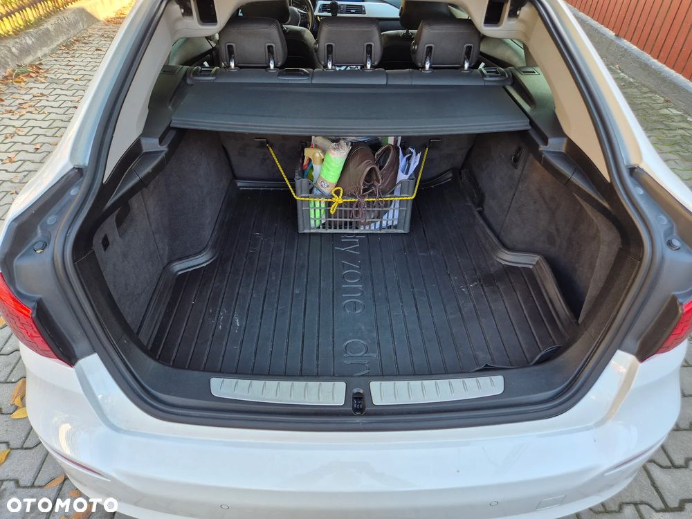 BMW 3GT 318d Business Edition - 27