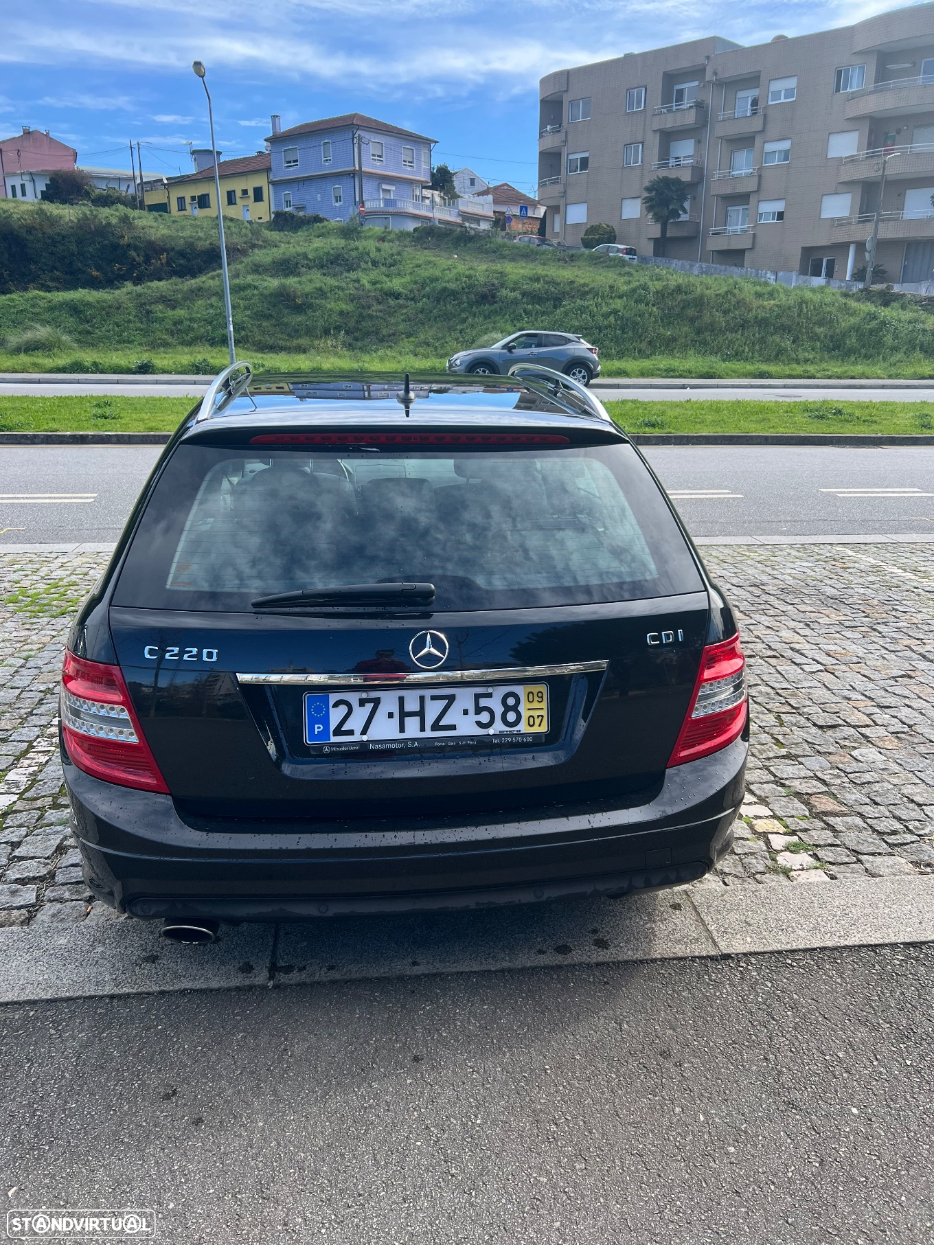 Mercedes-Benz 220 - 6