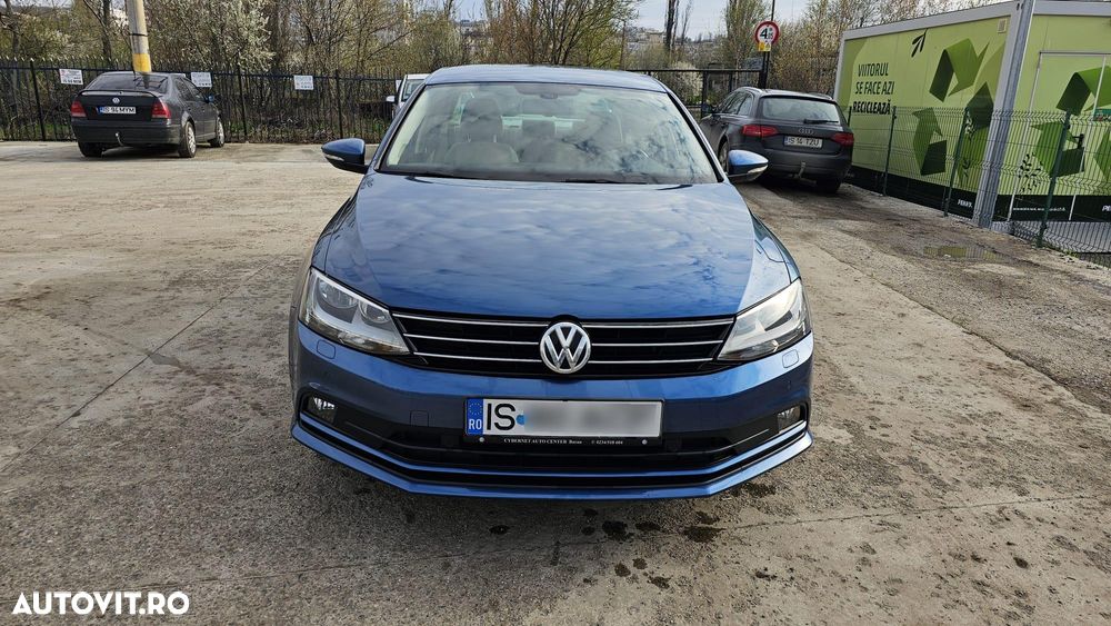 Volkswagen Jetta - 4