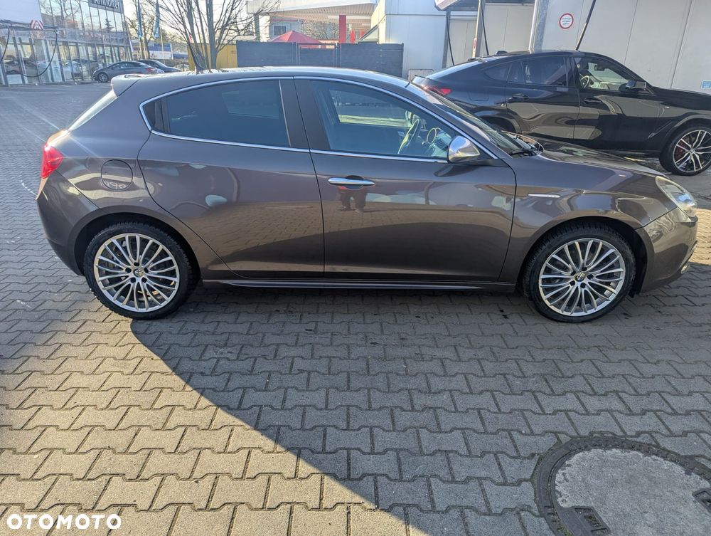 Alfa Romeo Giulietta 2.0 JTDM Distinctive - 3