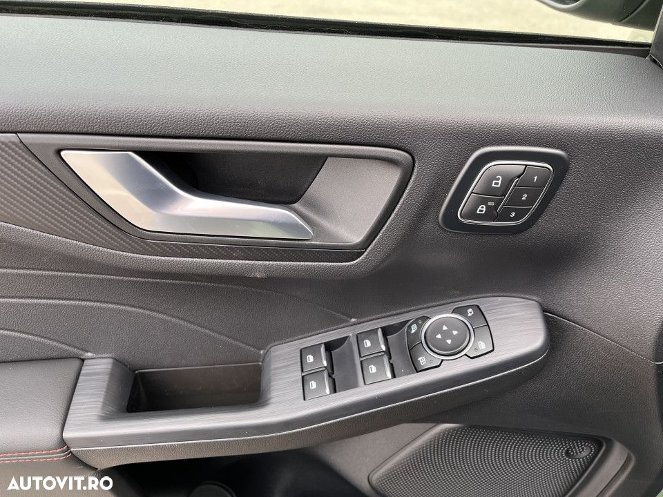 Ford Kuga - 9
