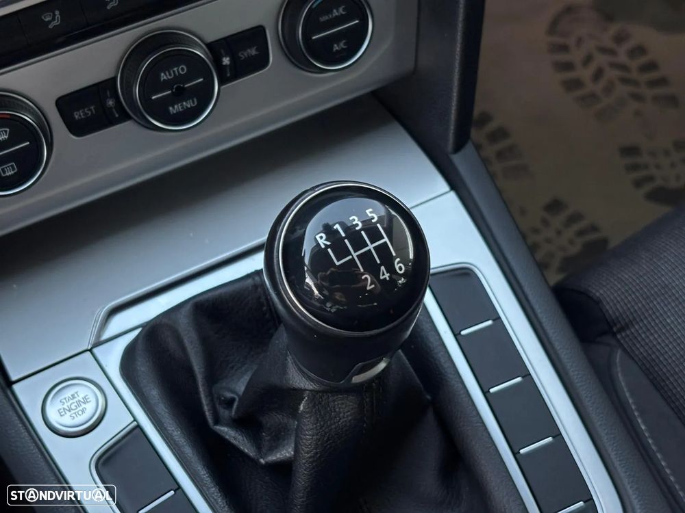 VW Passat 1.6 TDI Confortline - 25