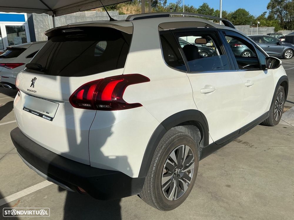Peugeot 2008 1.2 PureTech Allure EAT6 - 3