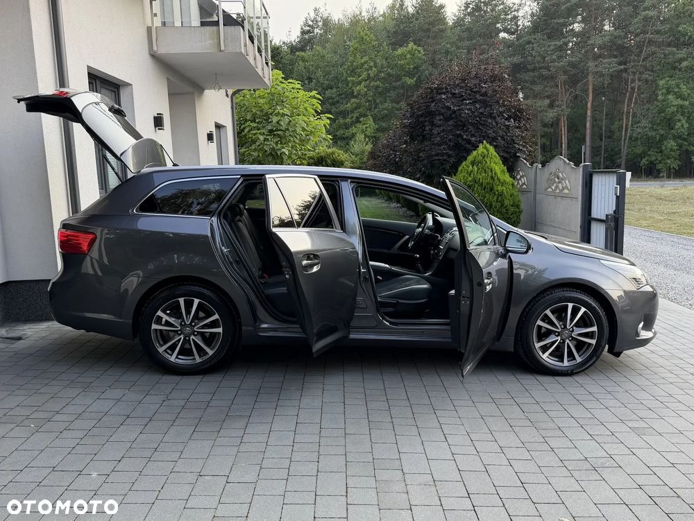 Toyota Avensis 1.8 Prestige - 18