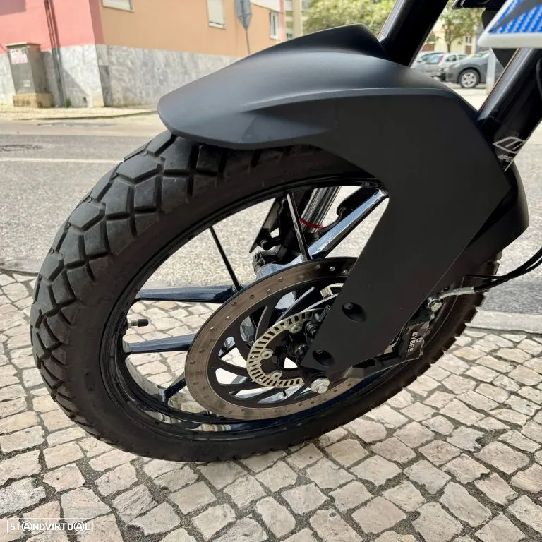 KTM Adventure 390 - 3