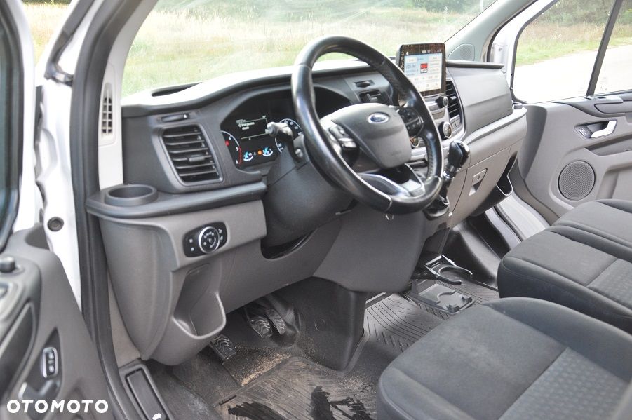 Ford Transit Custom 300 L2H1 Limited (bryg.) - 17
