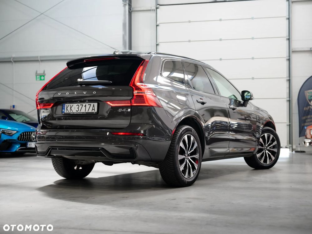 Volvo XC 60 B4 D AWD Plus Dark - 11
