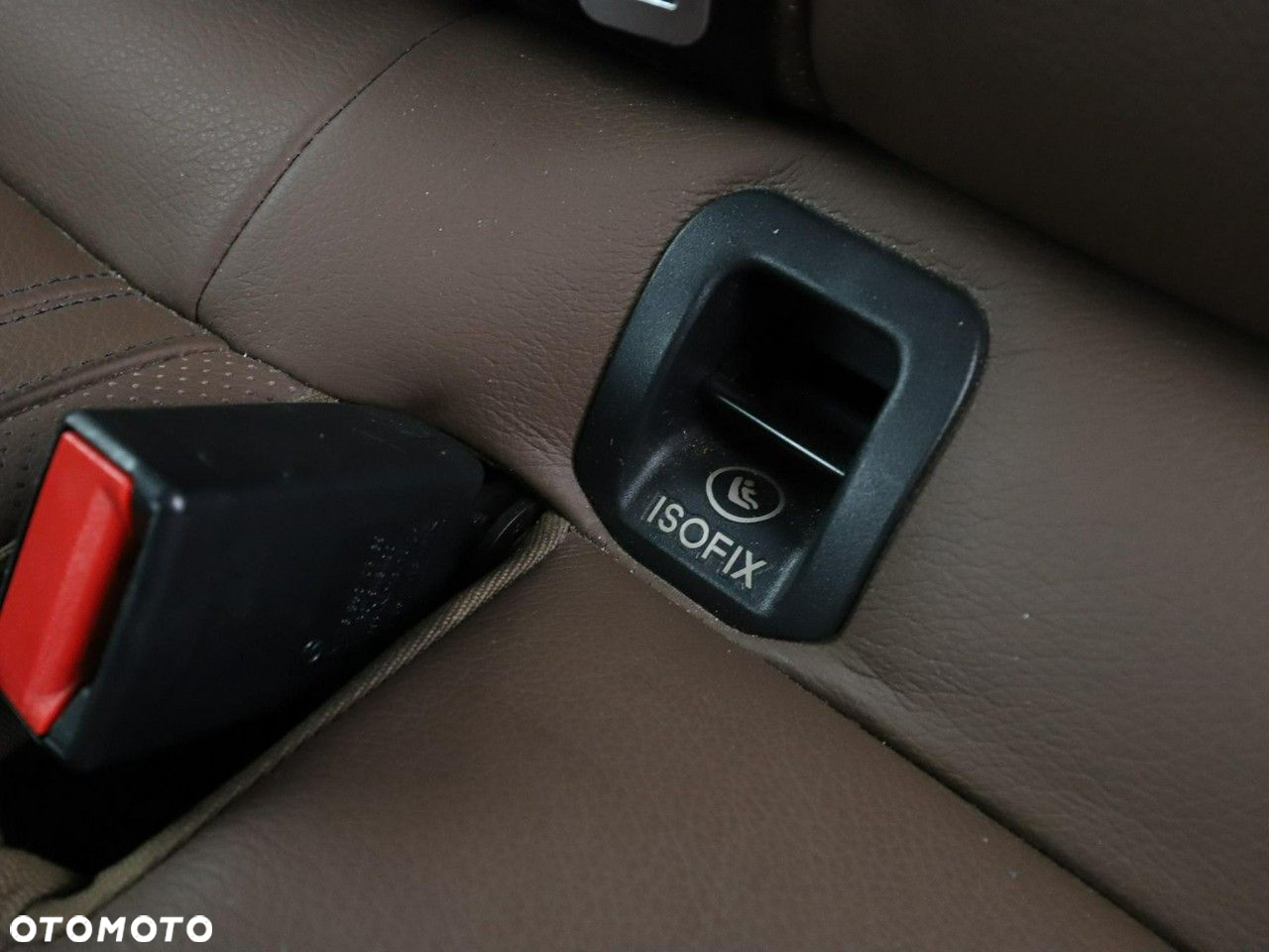 Mercedes-Benz GLA 250 4Matic 7G-DCT - 37