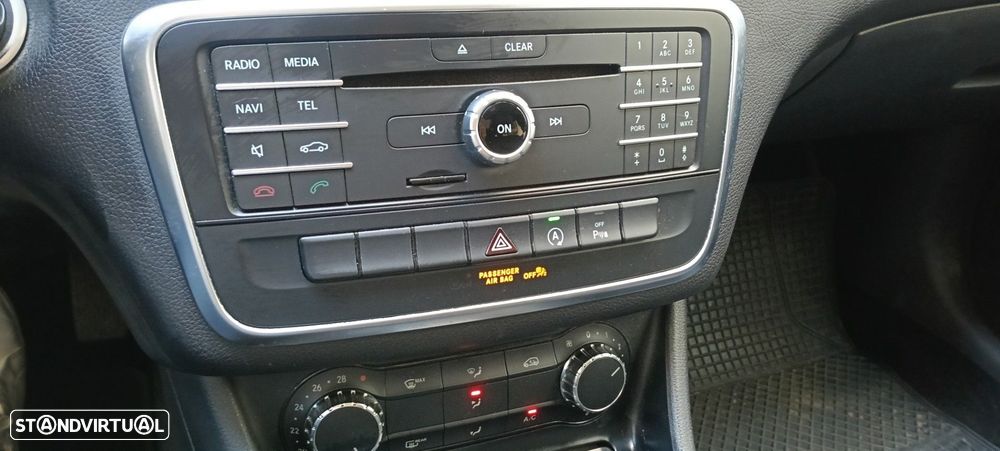Mercedes-Benz GLA 180 - 19