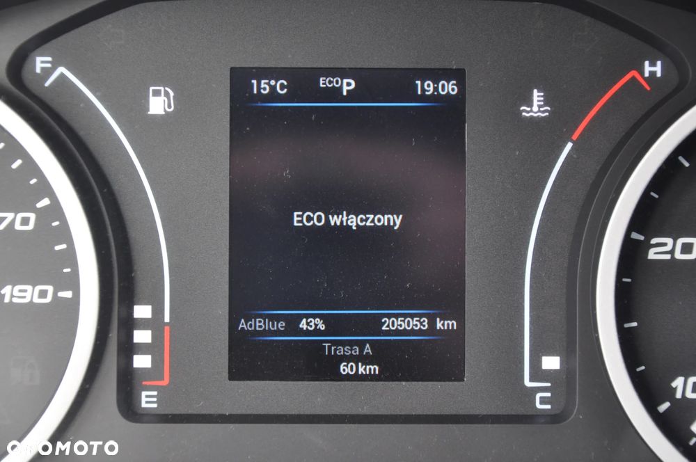 Iveco DAILY 156 KM AUTOMAT CHŁODNIA IZOTERMA KRAJOWE BEZWYPADKOWE - 34