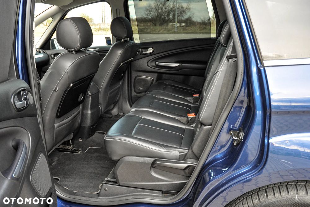 Ford S-Max - 8