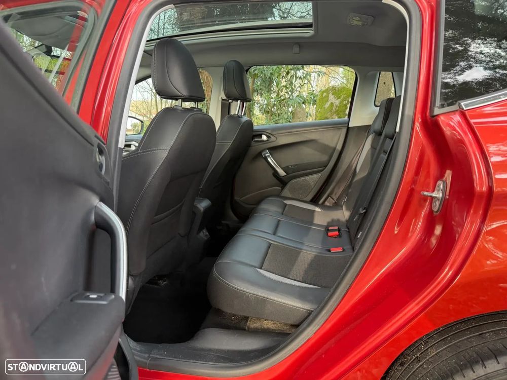 Peugeot 2008 1.2 PureTech Allure EAT6 - 14