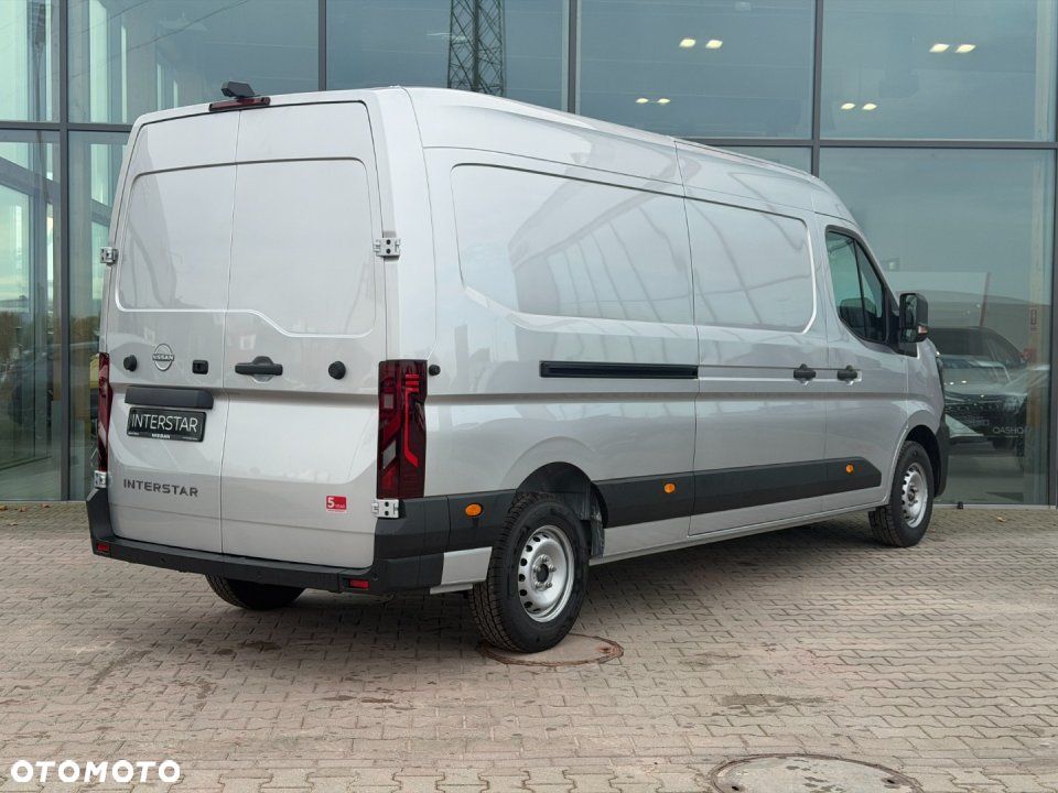 Nissan Interstar - 3