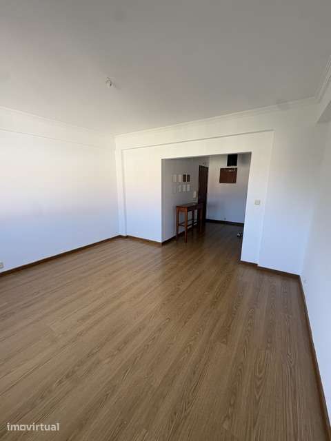 Apartamento T2 em Carcavelos, pronto a habitar - Grande imagem: 4/14