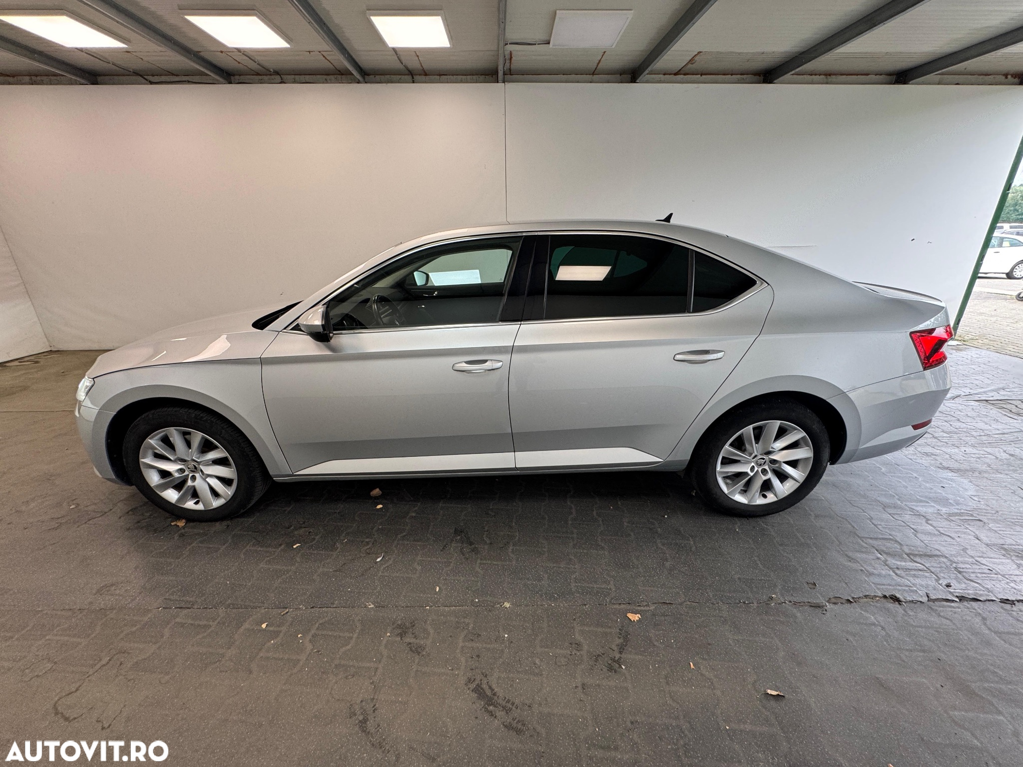 Skoda Superb 2.0 TDI DSG Style - 11