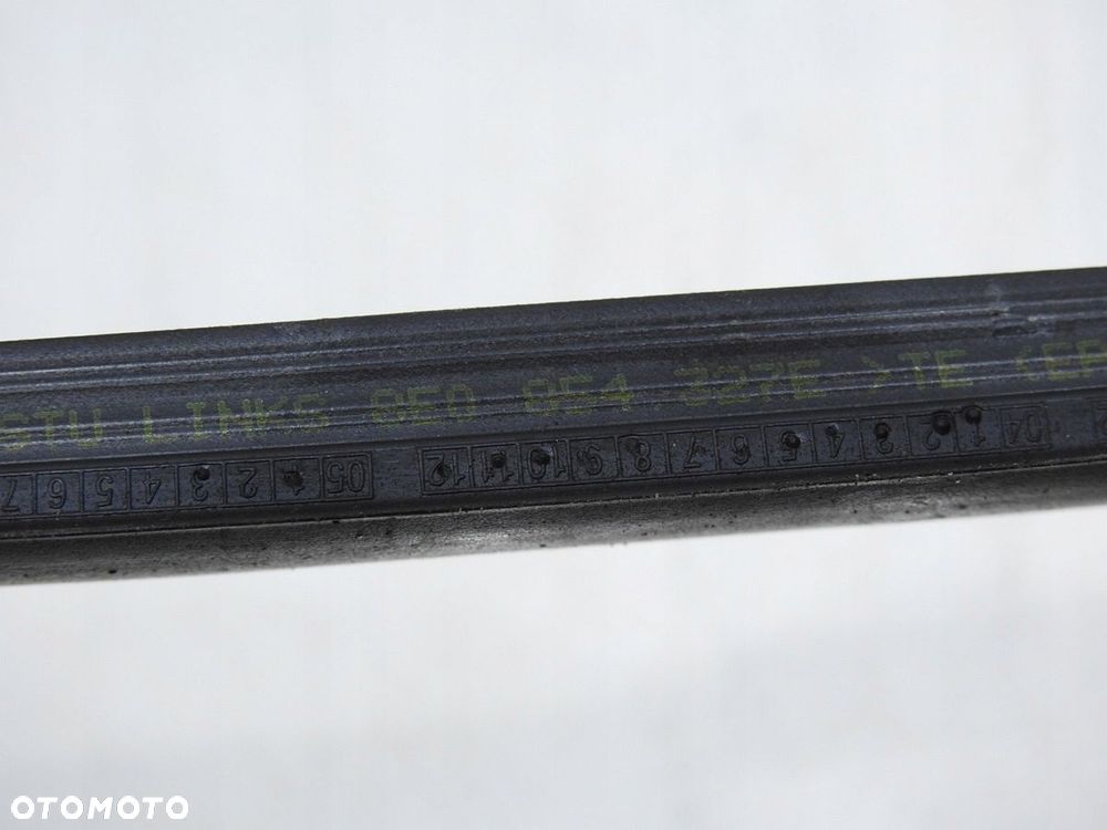 LISTWA SZYBY CZOŁOWEJ LEWA AUDI A4 B7 - 9