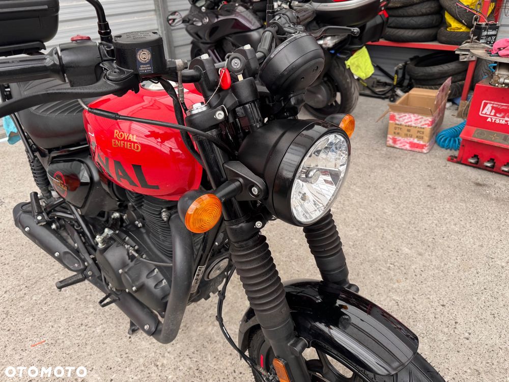 Royal Enfield HNTR - 16