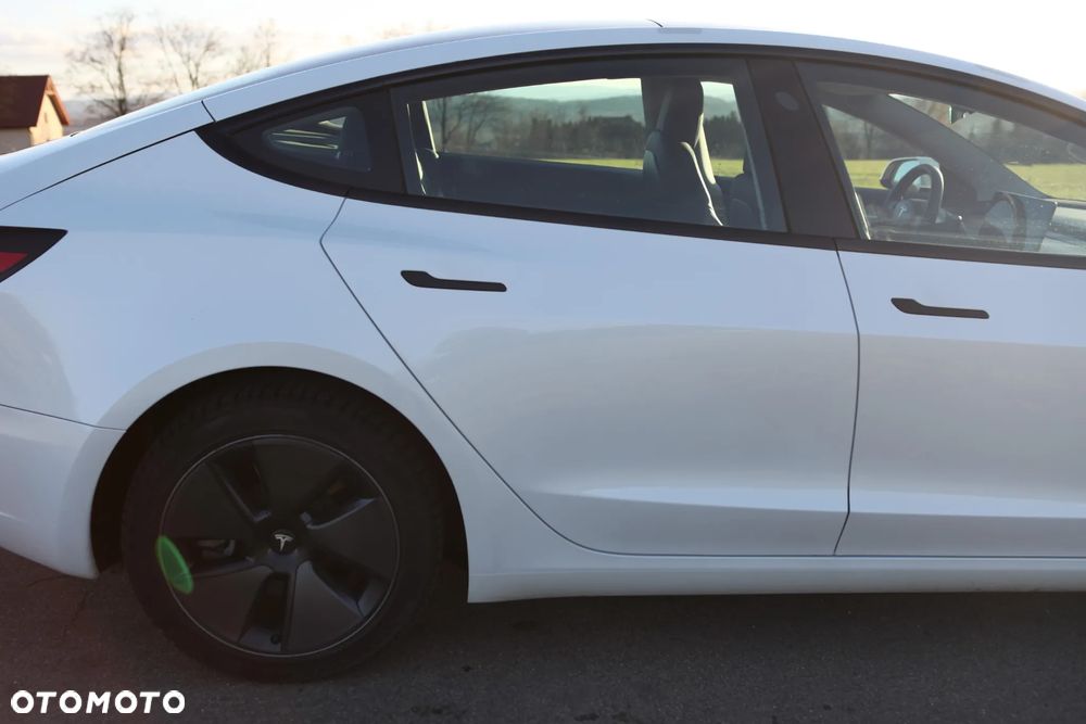 Tesla Model 3 - 11