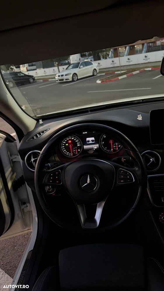 Mercedes-Benz A - 10