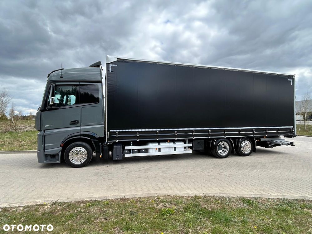 Mercedes-Benz Actros - 14