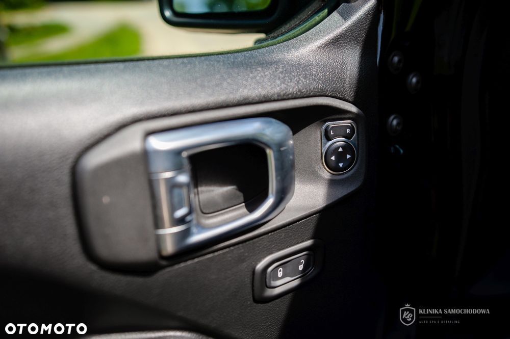 Jeep Wrangler - 14