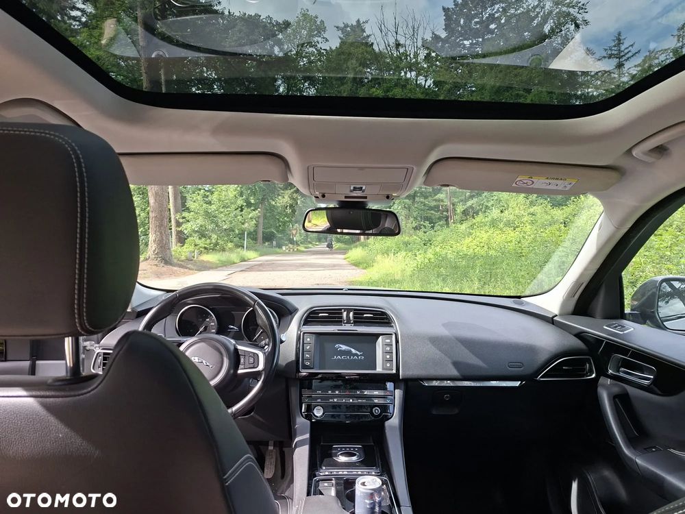Jaguar F-Pace 2.0 i4D AWD R-Sport - 11
