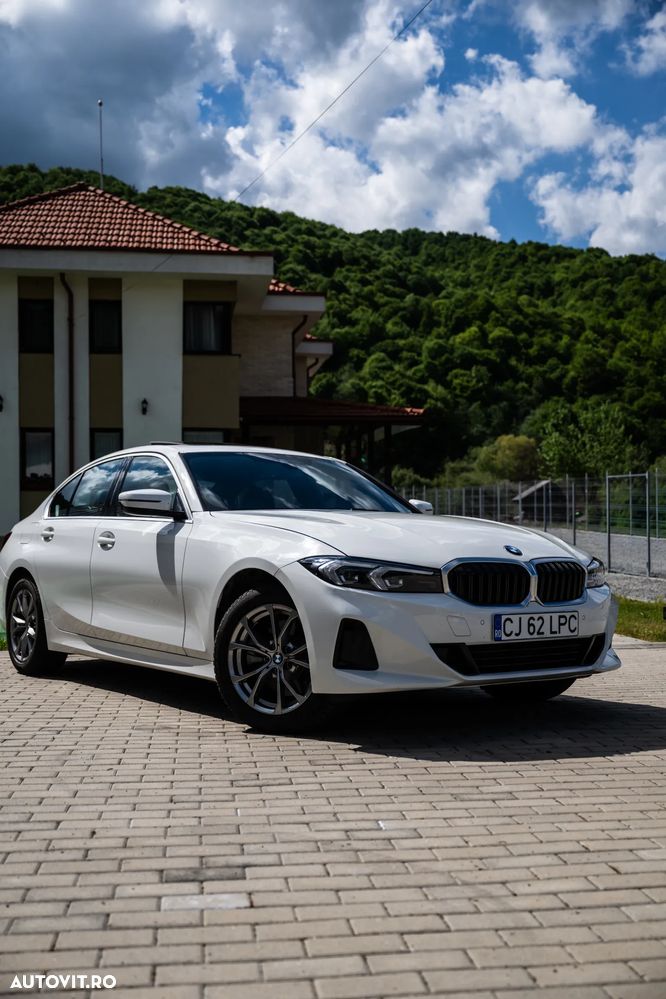 BMW Seria 3 330i Aut. Luxury Line - 2